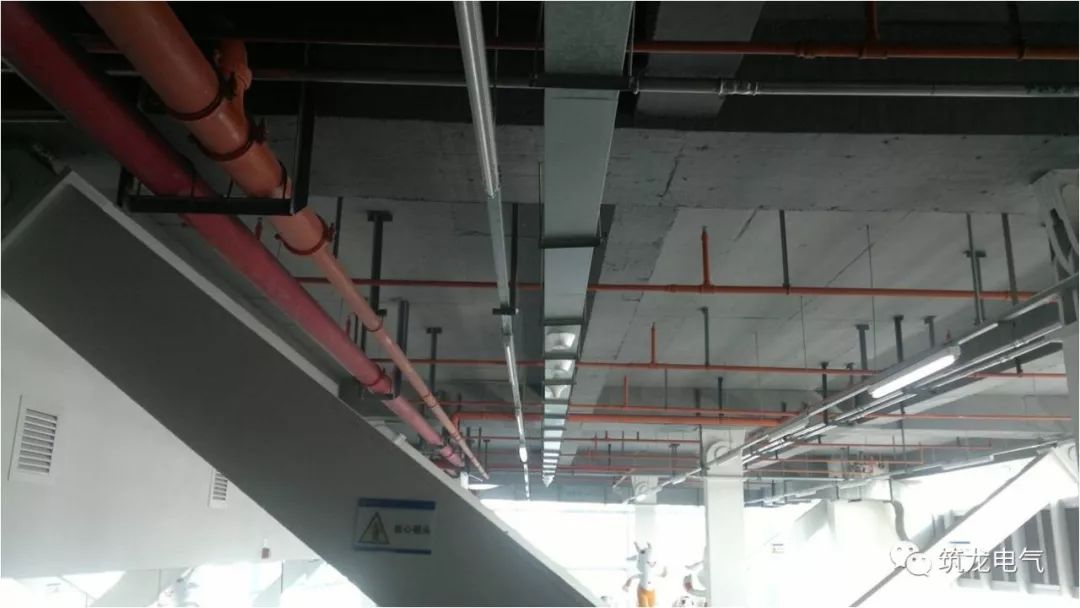 140張高清照片,完美展示廣州全球通大廈機電管道安裝創優工程!_標識